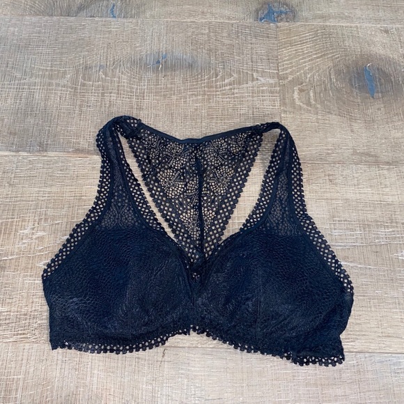 VICTORIAS SECRET LACE LIGHTLY LINED RACRBACK BRA - Picture 2 of 4